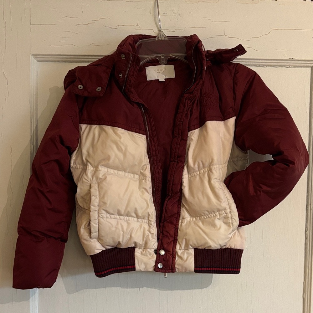 Gucci Kids size 6 excellent condition eggplant and Cream Jacket